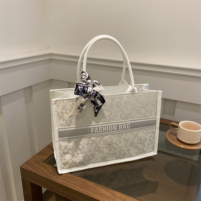 Lüks Zarif Kadın Tote Çantası  - Women Bags On Sale incelemesi ve fiyatı